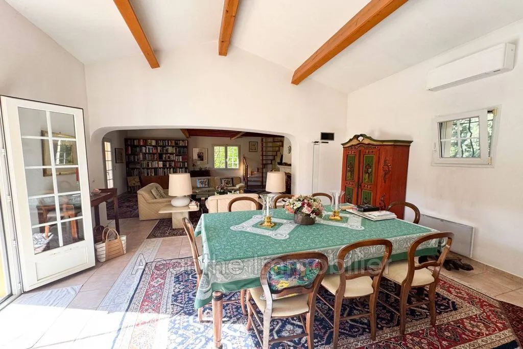 Salle à manger - Villa Luxueuse avec Piscine à Assas