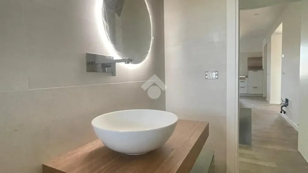 Bagni - Casa indipendente con terrazzo panoramico a San Nicola Manfredi