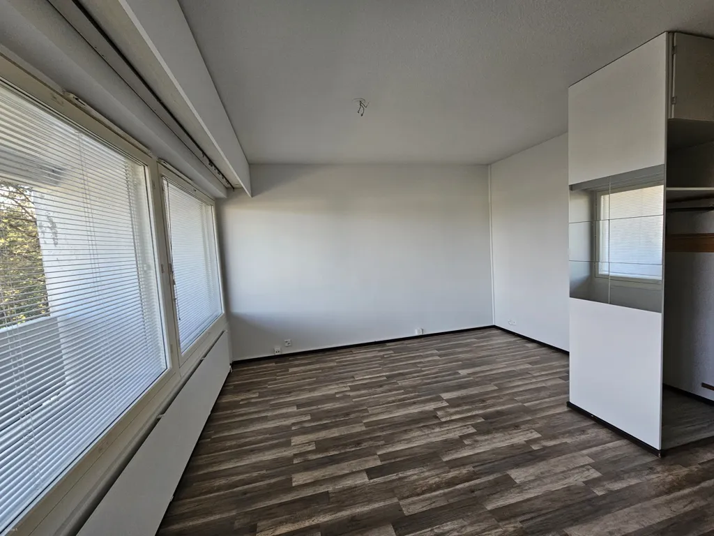 Toad - Bright Studio Flat with Balcony in Espoo