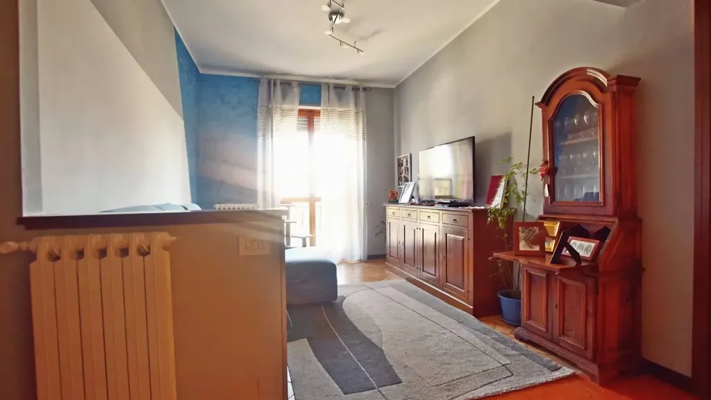 Esik - Spacious Flat with Balcony in Mondovì