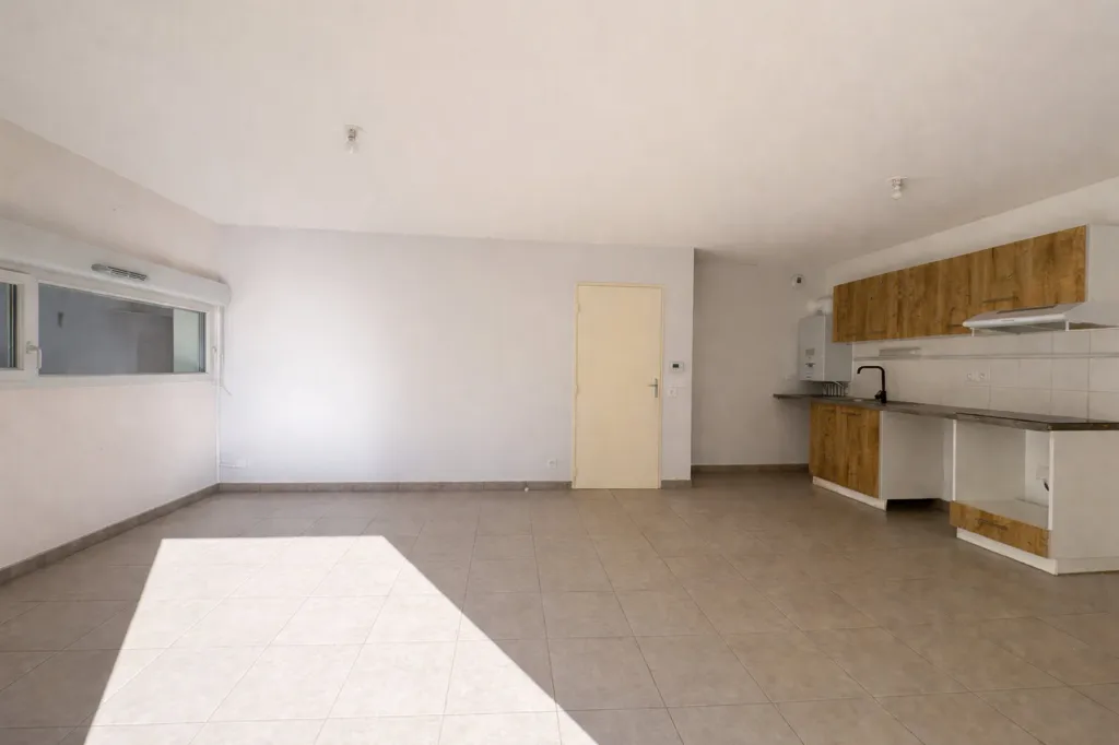 Cuisine - Appartement 3 Pièces avec Jardin à Perpignan
