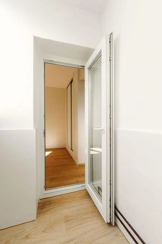 hallway_entrance