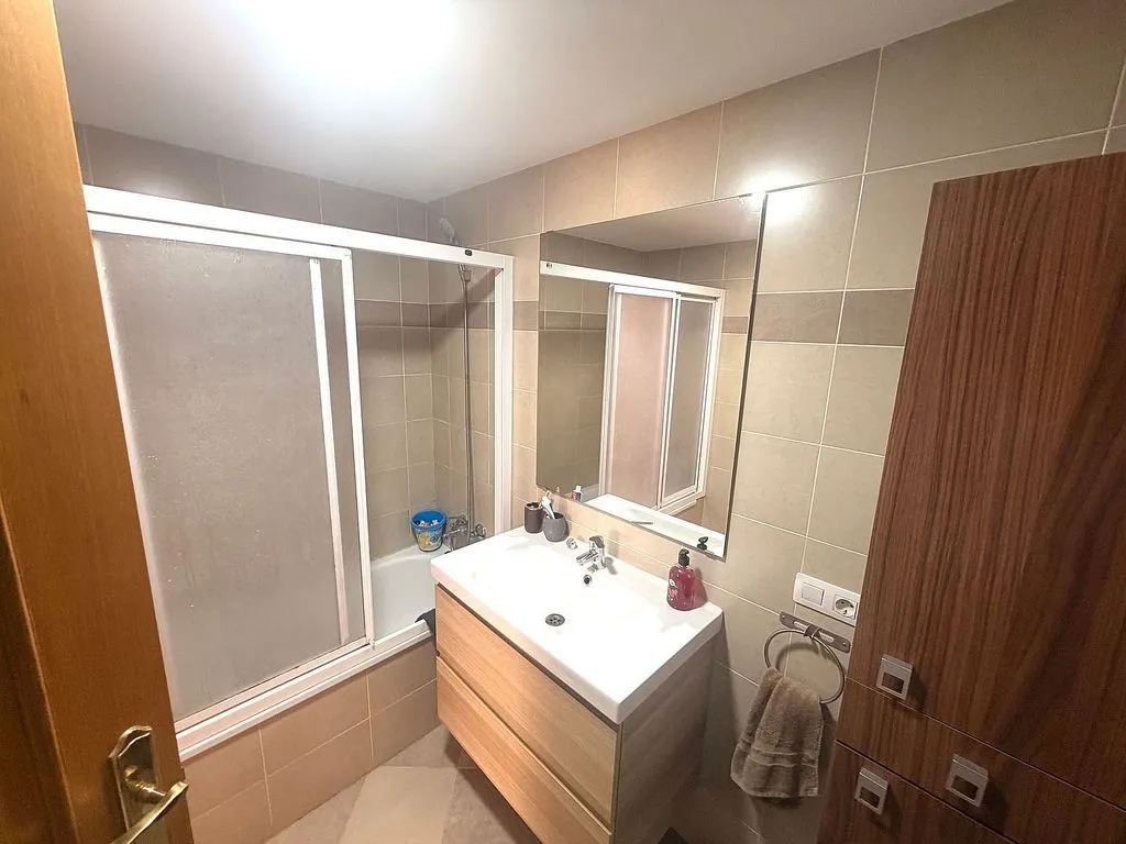 Salles de bain - Apartment with Balcony in Llombai Area