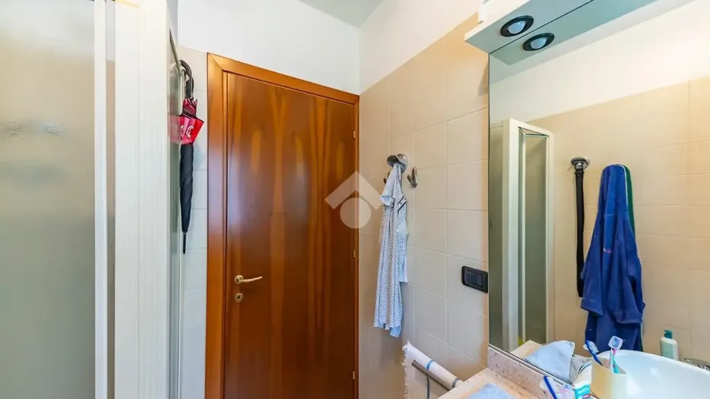 Bagni - Trilocale with Balcony in Lainate