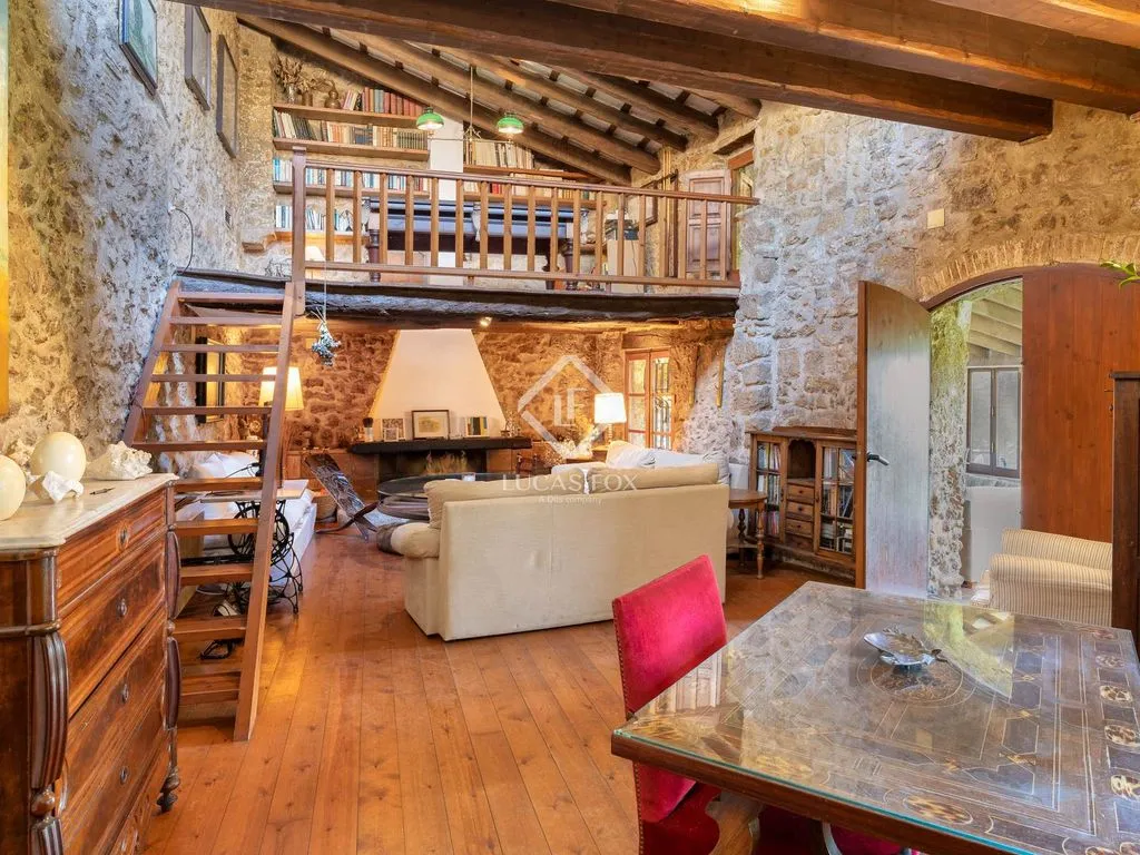 Living Room - Traditional Stone Cottage with Pool in Bàscara