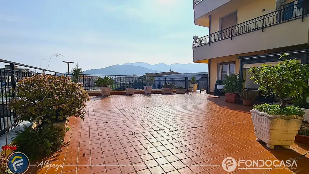 Terrass - Spacious Apartment with Large Terrace in Albenga