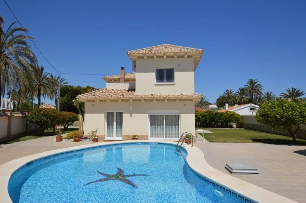 Bassein - Luxury Villa with Pool in Cabo Roig, Valencia
