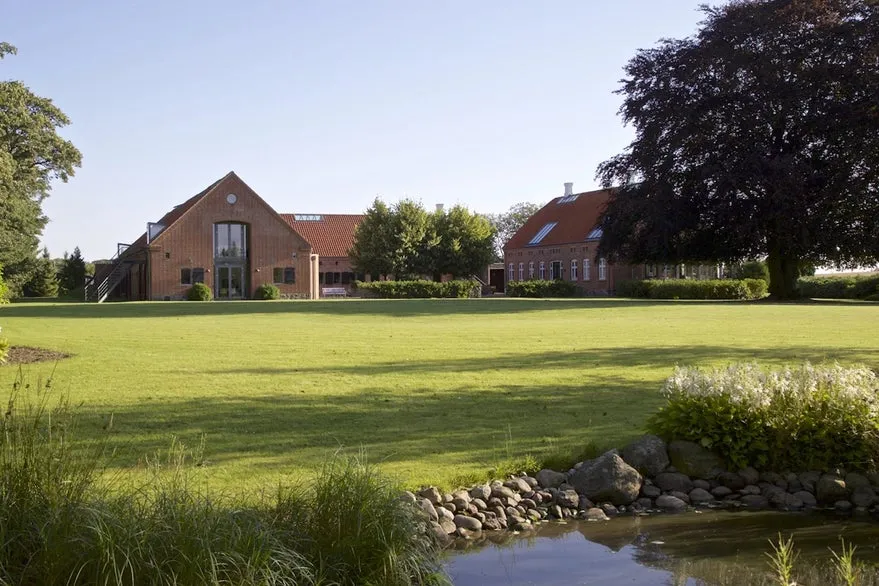 Aed - Multi-Use Business Premises in Bredal
