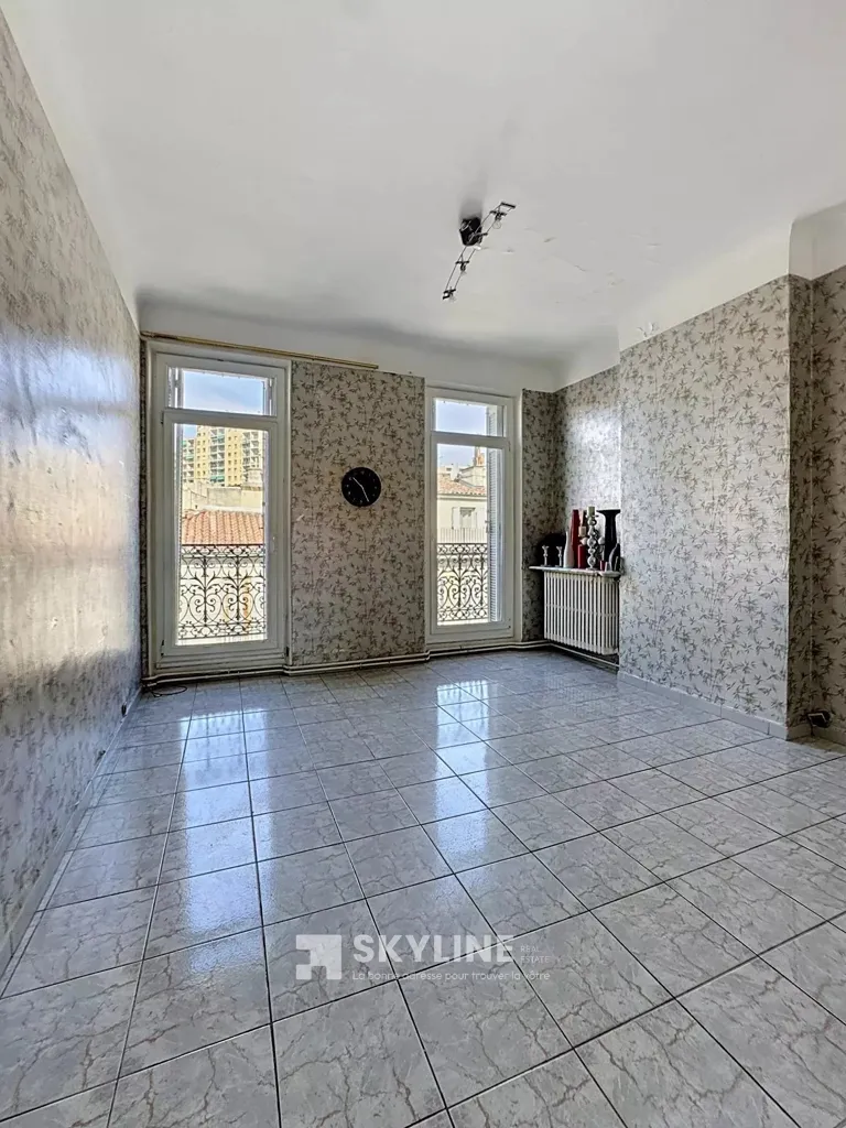 Elutuba - Haussmannian Flat with Panoramic View in Marseille-6th