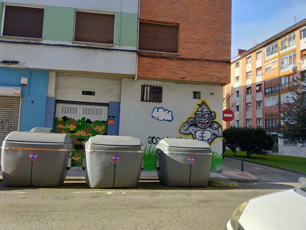 Välivaade - Commercial Space in Pumarín, Gijón