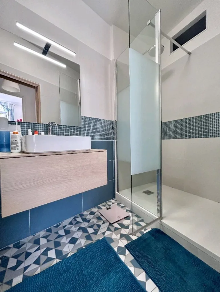 Salles de bain - Appartement avec balcon côté théâtre à Victor Hugo