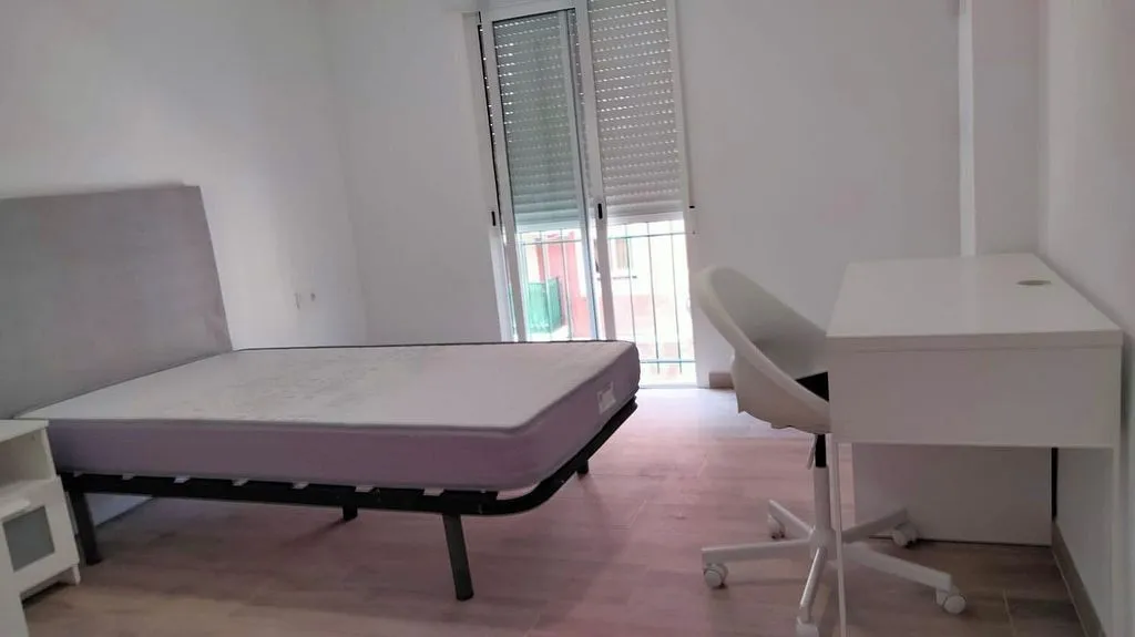 Magamistoad - Student-Friendly Flat with Balcony in Altabix