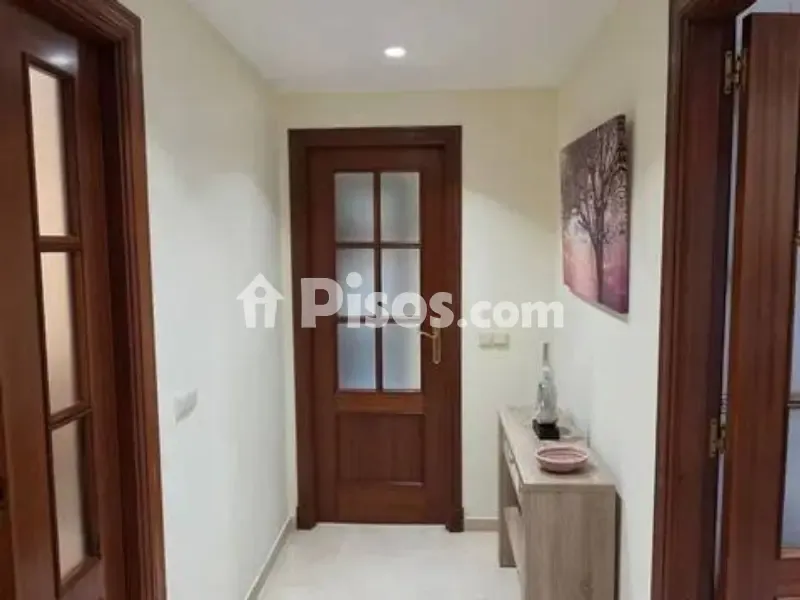 Esik - Spacious Apartment with Balcony in Málaga