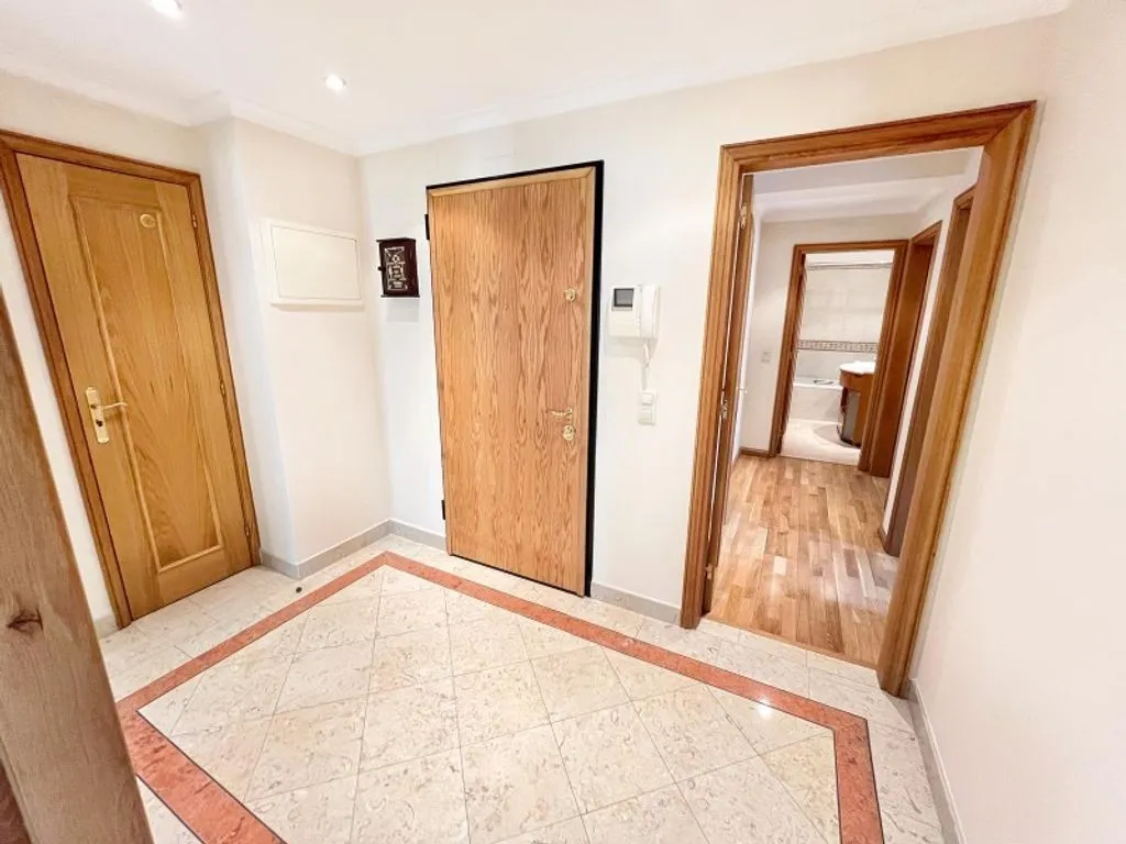 Esik - 2-Bedroom Flat with Portuguese Architecture in Lisbon