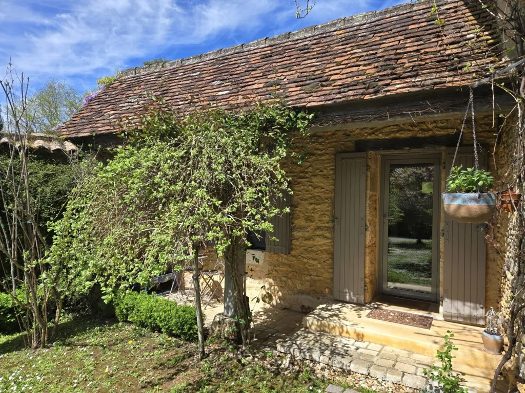 Extérieur - Propriété de Charme avec Jardin à Proximité du Périgord Noir
