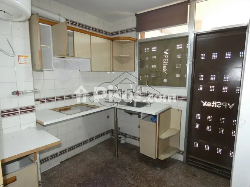 Cuisine - Spacious Apartment with Terrace in Usera, Madrid
