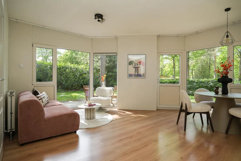 Elutuba - Linked Bungalow with Park View in Erm