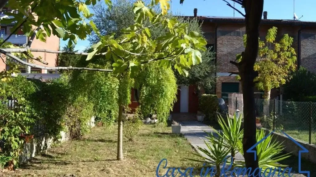 Aed - Terraced House with Garden in Rimini
