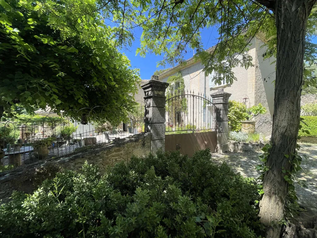 Aed - Historic Property with Pool and View near Vaison