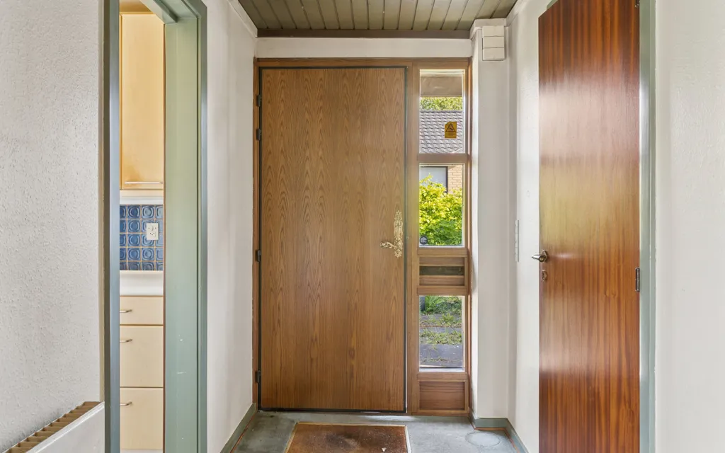 Entrée - Classic 70s Villa with Garden in Beder