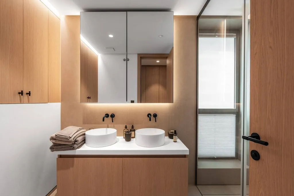 Bathrooms - Luxury Beachfront Flat with Pool in Marbella