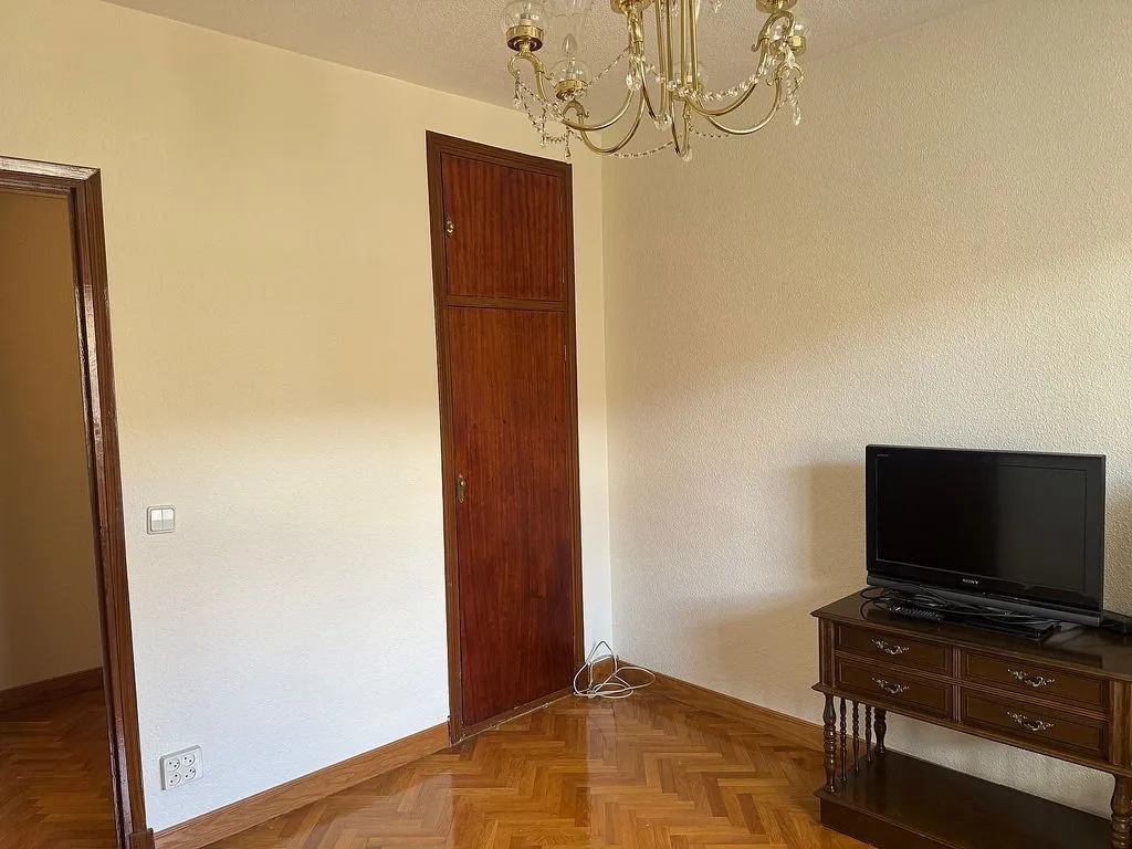 Elutuba - Apartment with Balcony in Noáin
