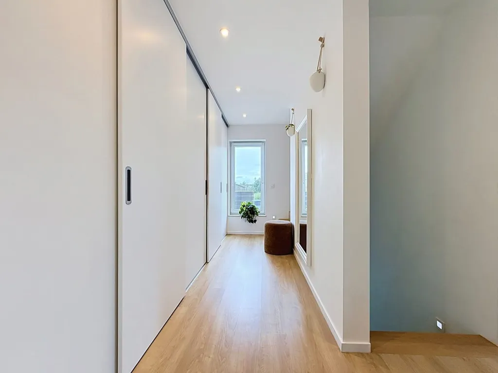 Ingresso - Contemporary House with Solar Panels in Erembodegem