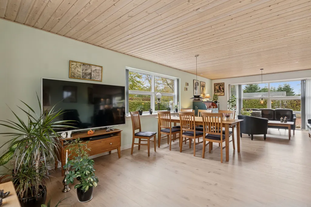 Sala da pranzo - Well-Built Summerhouse with Garden in Skellet