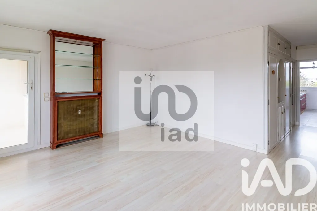 Séjour - Appartement Lumineux avec Balcon Sud dans Résidence Gardée
