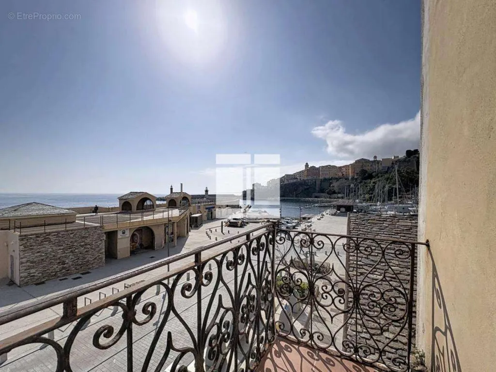 Rõdu - Duplex with Sea View on Quai des Martyrs