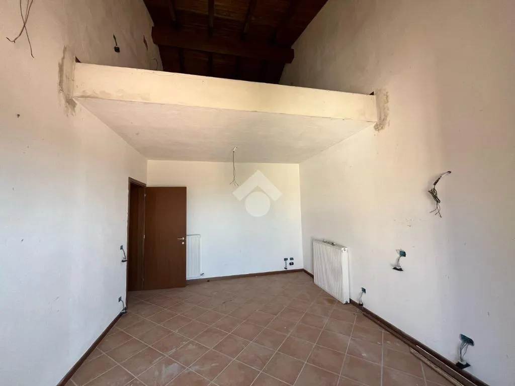 Rooms - Trilocale with Private Garage in Cadeo