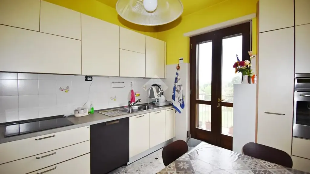 Cucina - Penthouse con vista sulle colline a Cascinette D'Ivrea