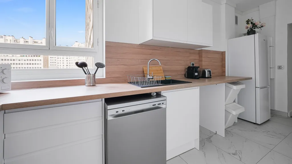 Kitchen - 1-Bedroom Flat with Seine View in Paris 16e