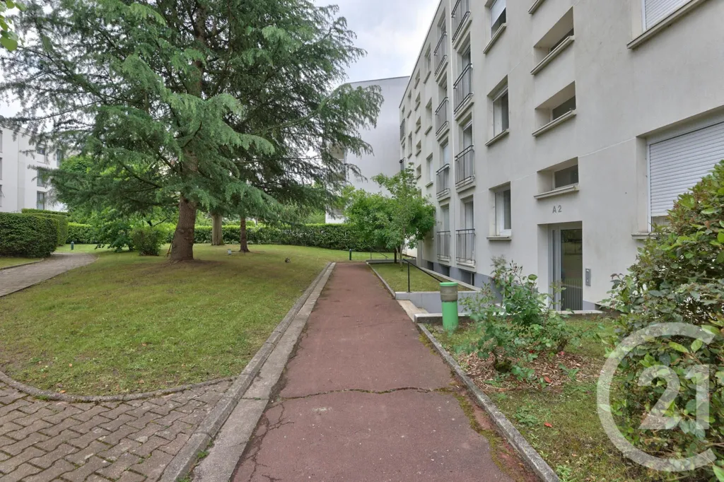 Giardino - 3-Piece Flat with Parking in Nogent-sur-Marne