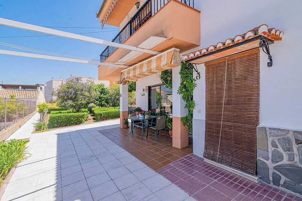 Terrass - Chalet with Pool and Garden in Cajar