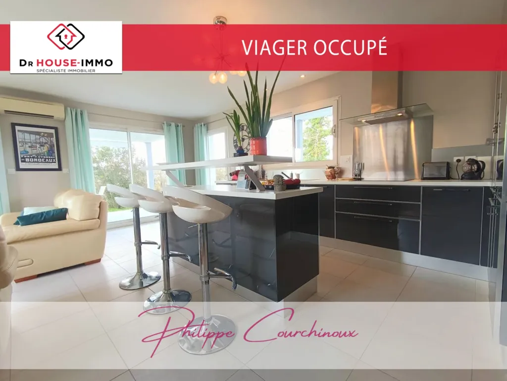 Kitchen - Architectural House with Vineyard View in Canéjan