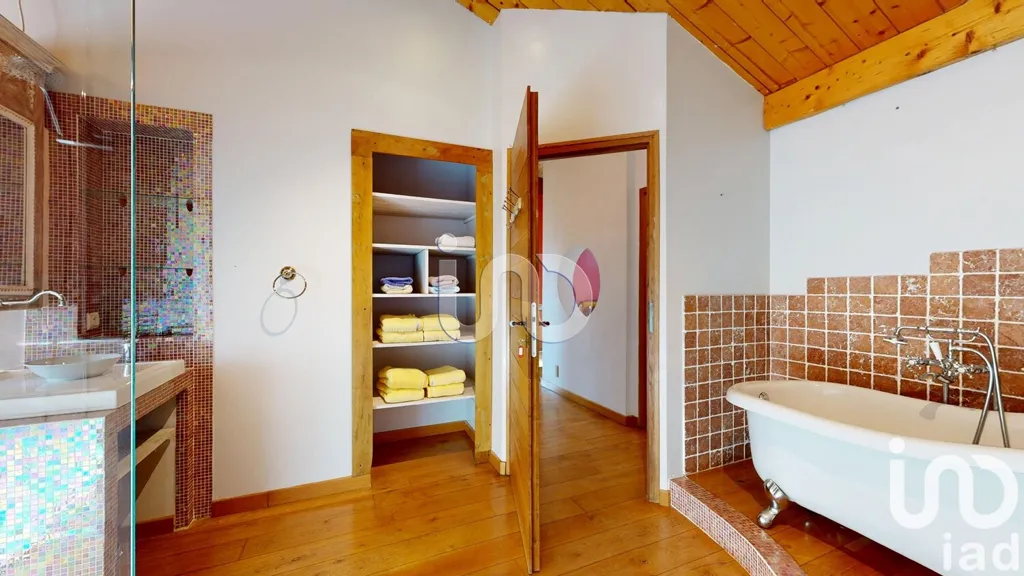 Salles de bain - Maison de Caractère avec Jardin à Gratentour