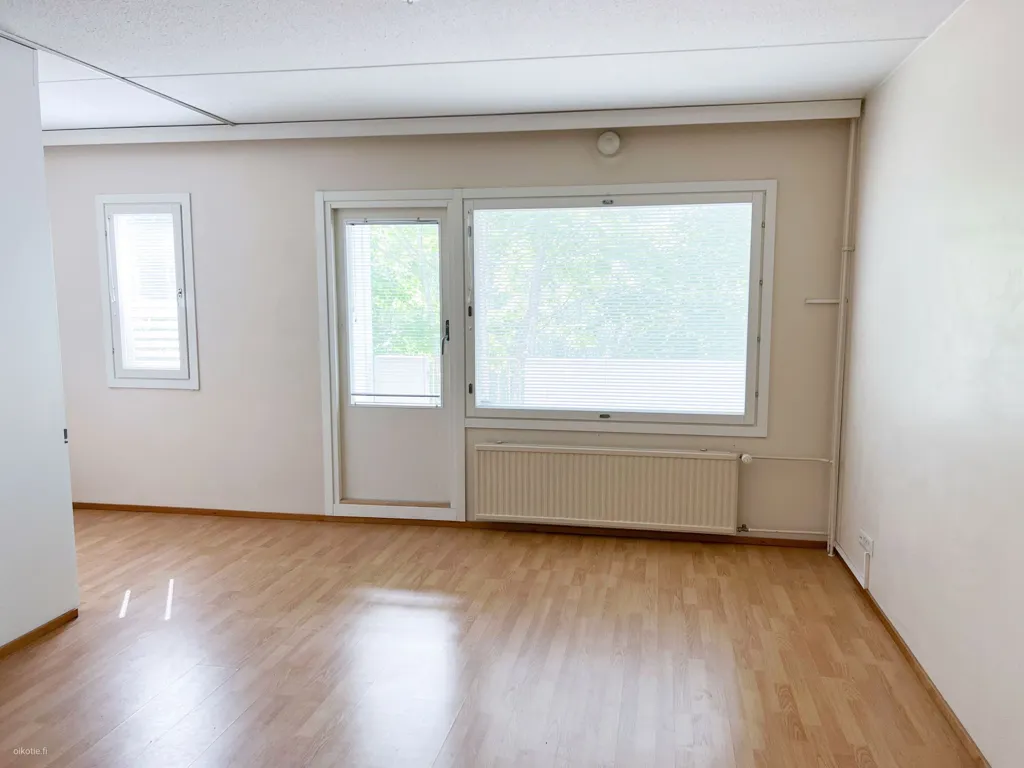 Pièces - One-Bedroom Apartment with Balcony in Matinkylä