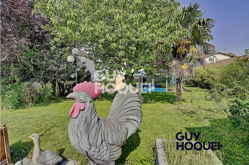 Aed - Spacious House with Pool in Bourg-en-Bresse