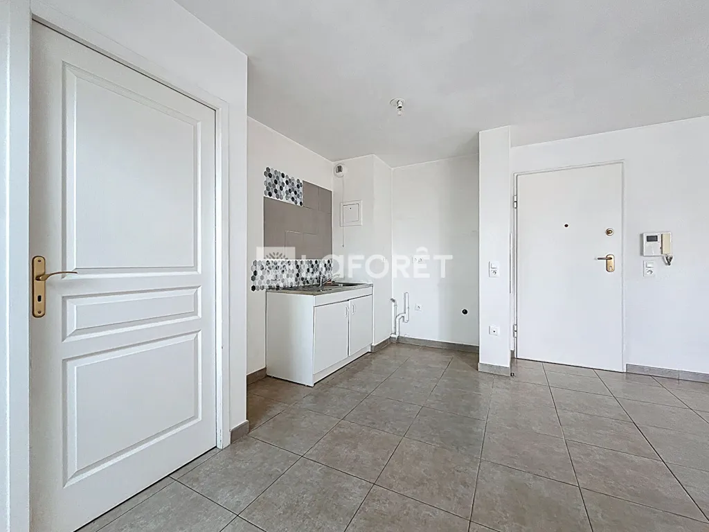 Entrée - Appartement T2 avec Balcon à Chambly