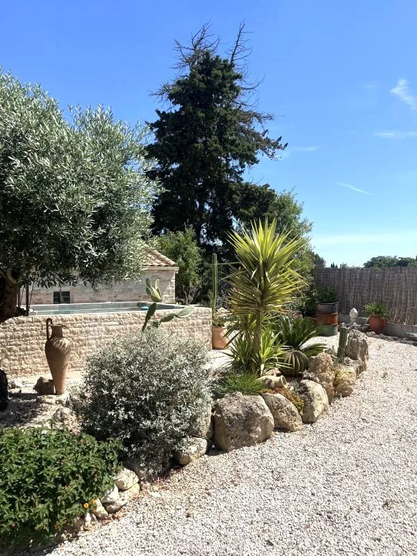 Jardin - Maison en Pierre avec Piscine près de Lespignan