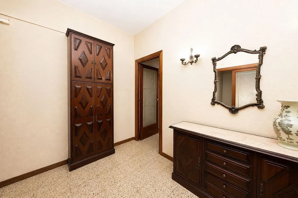 hallway_entrance