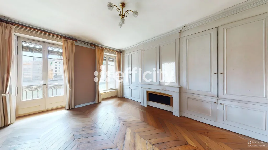Elutuba - Charming 5-Piece Apartment with River View in Lyon