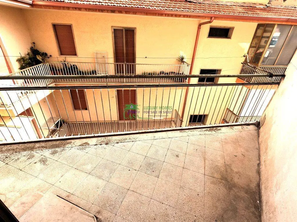 Rõdu - Apartment with Balconies in Ragusa