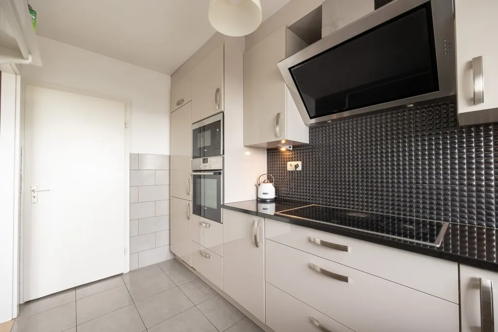 Cuisine - Appartement avec deux terrasses et vue verdure à Merksem