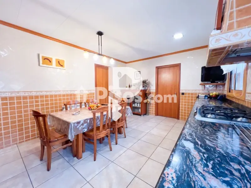 Salle à manger - Chalet with Jacuzzi in Vallirana