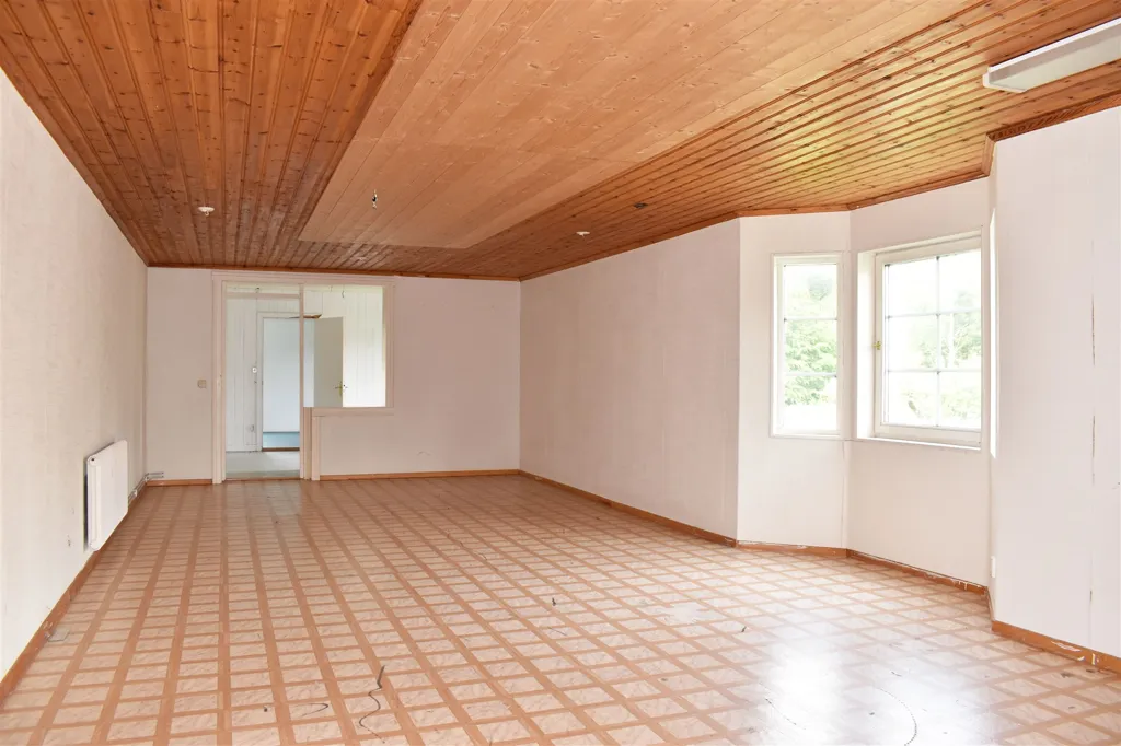 Toad - Spacious Villa with Open Plan in Korsberga