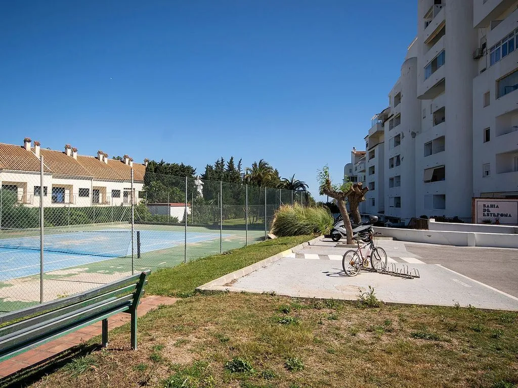 Piscine - Reformed Apartment with Pool in Estepona West