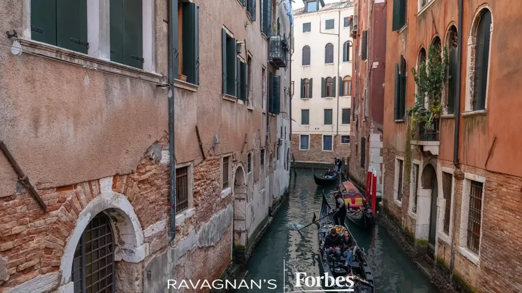 Aed - Canal-Front Apartment in Venice