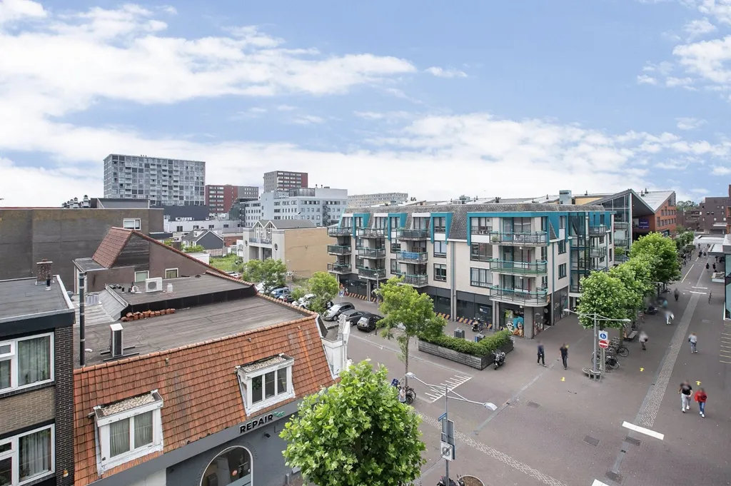Exterior - Stylish 3-Bedroom Apartment in Hoofddorp